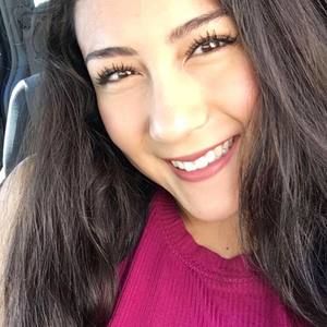 Meet your Posher, Mayra